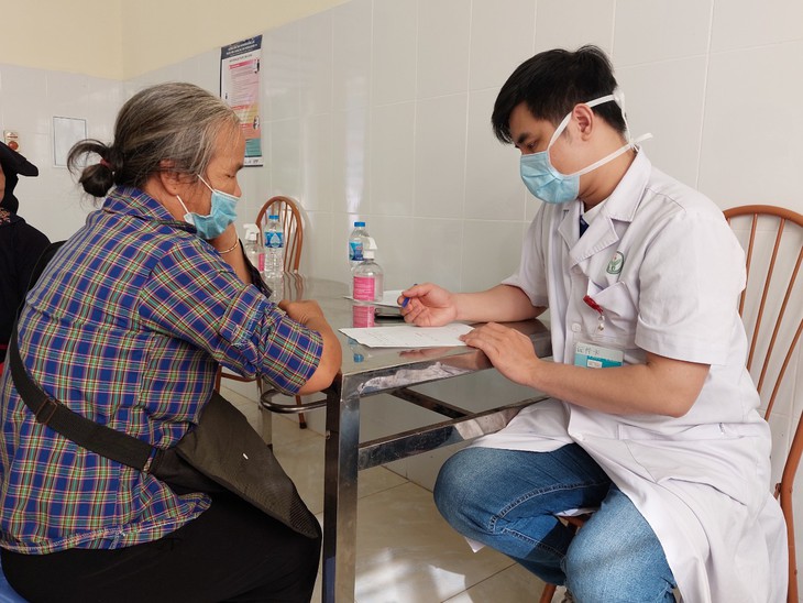 Đoàn Thanh niên Bộ Y tế thăm khám sức khỏe cho bà con vùng sâu, vùng xa - Ảnh 19.