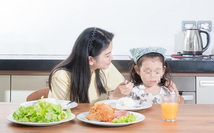 Cách chăm sóc trẻ biếng ăn sau nhiễm COVID-19