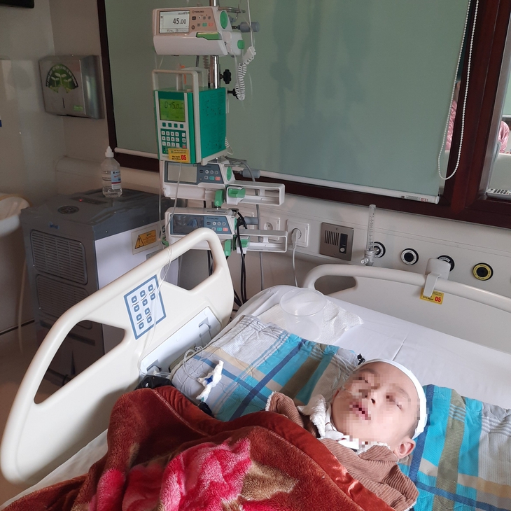 MS 772: Người phụ nữ dân tộc Tày đau xót nhìn con bệnh đau đớn dù biết có hi vọng cứu chữa - Ảnh 2. MS 772: Người phụ nữ dân tộc Tày đau xót nhìn con bệnh đau đớn dù biết có hi vọng cứu chữa - Ảnh 2.