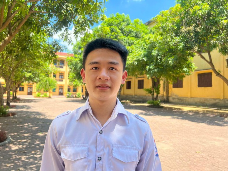 Nam sinh á khoa khối A: Không chủ quan từ những câu hỏi dễ - Ảnh 1.