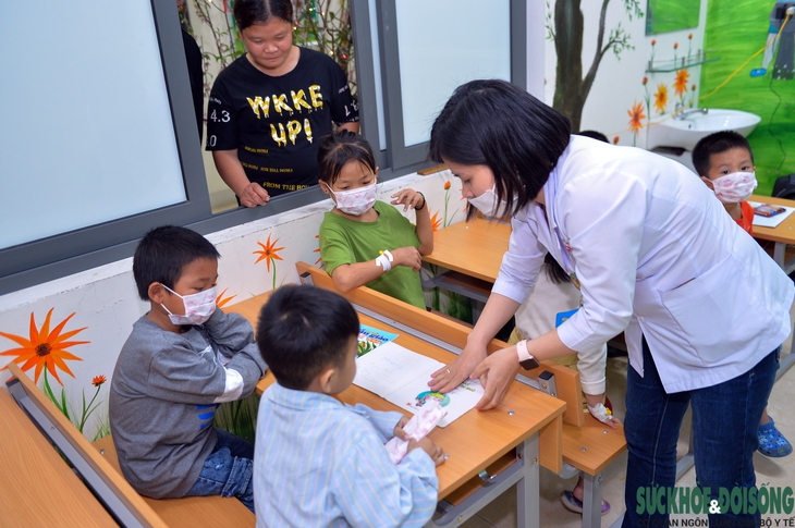 Lớp học “Chắp cánh ước mơ” cho trẻ mắc bệnh tan máu bẩm sinh - Ảnh 7.