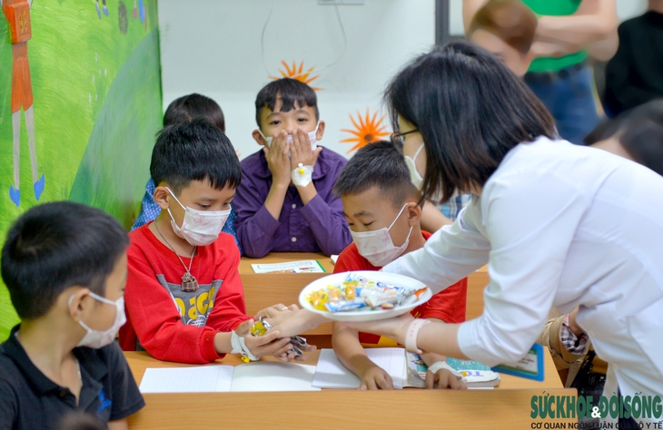 Lớp học “Chắp cánh ước mơ” cho trẻ mắc bệnh tan máu bẩm sinh - Ảnh 8.