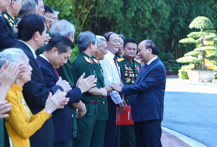 Nhiều hoạt động của lãnh đạo Đảng, Nhà nước dịp kỷ niệm 75 năm Ngày Thương binh – Liệt sĩ - Ảnh 3. Nhiều hoạt động của lãnh đạo Đảng, Nhà nước dịp kỷ niệm 75 năm Ngày Thương binh – Liệt sĩ - Ảnh 3.