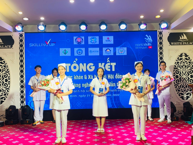 Trường cao đẳng y tế Bạch Mai đạt nhều thành tích cao tại kỳ thi Kỹ năng nghề quốc gia lần thứ 12 - Ảnh 2. Trường cao đẳng y tế Bạch Mai đạt nhều thành tích cao tại kỳ thi Kỹ năng nghề quốc gia lần thứ 12 - Ảnh 2.