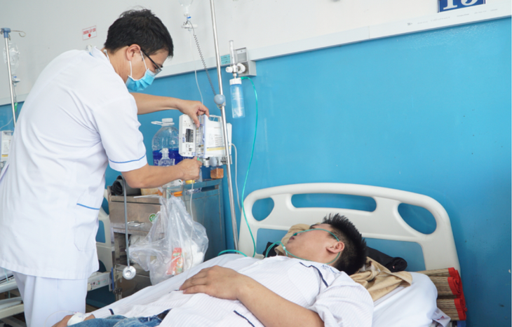Bị sốt xuất huyết có nên truyền dịch? - Ảnh 1.