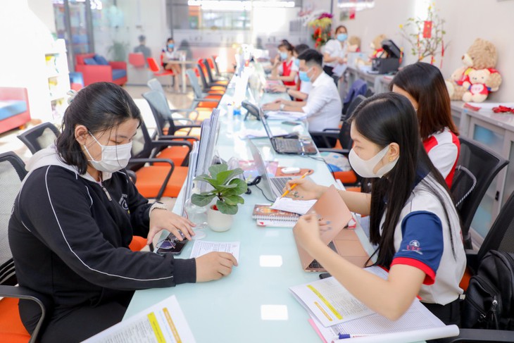 Dự báo điểm chuẩn xét tuyển đại học một số ngành "hot" có thể tăng nhẹ - Ảnh 2.