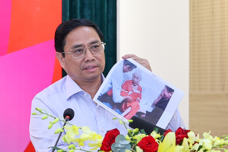 Nhiều hoạt động của lãnh đạo Đảng, Nhà nước dịp kỷ niệm 75 năm Ngày Thương binh – Liệt sĩ - Ảnh 5. Nhiều hoạt động của lãnh đạo Đảng, Nhà nước dịp kỷ niệm 75 năm Ngày Thương binh – Liệt sĩ - Ảnh 5.