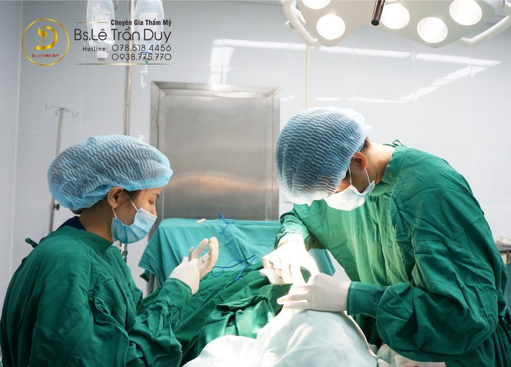 Căng da mặt bằng chỉ xóa nhăn da ở bác sĩ tài năng - Ảnh 3.