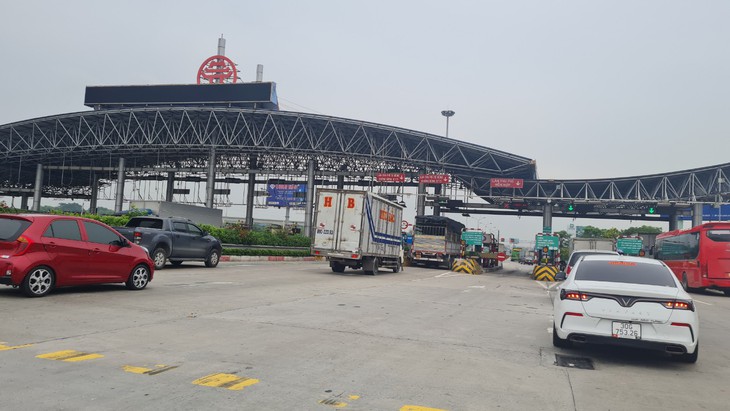 Tất cả các tuyến cao tốc sẽ thu phí không dừng, lái xe cần lưu ý gì? - Ảnh 2. Tất cả các tuyến cao tốc sẽ thu phí không dừng, lái xe cần lưu ý gì? - Ảnh 2.