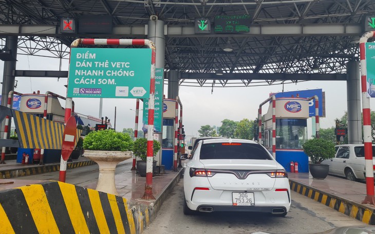 Tất cả các tuyến cao tốc sẽ thu phí không dừng, lái xe cần lưu ý gì?