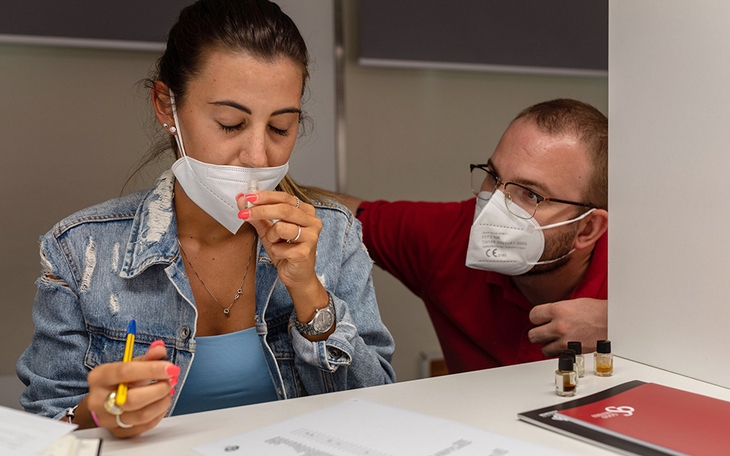 Khảo sát mới: Hàng triệu người vẫn bị mất khứu giác hoặc vị giác kéo dài do hậu COVID-19