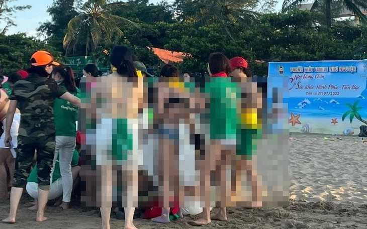 Nhóm du khách cởi áo ngực chơi "team building" trên biển Cửa Lò: Làm việc với đơn vị tổ chức sự kiện