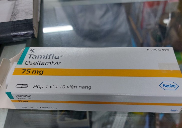 Ca bệnh cúm A tăng cao, thuốc Tamiflu trở nên khan hiếm - Ảnh 1.