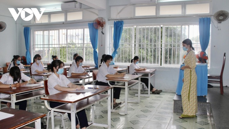 Đưa đề thi tốt nghiệp THPT ra Côn Đảo bằng trực thăng