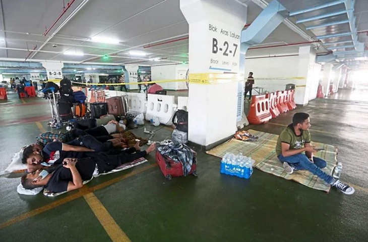 Malaysia thắt chặt kiểm soát người nhập cư bất hợp pháp - Ảnh 1.