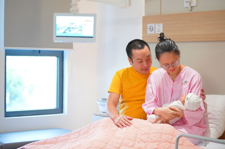 Sữa mẹ - Tấm lá chắn vững vàng bảo vệ trẻ trước nỗi lo dịch chồng dịch - Ảnh 2.