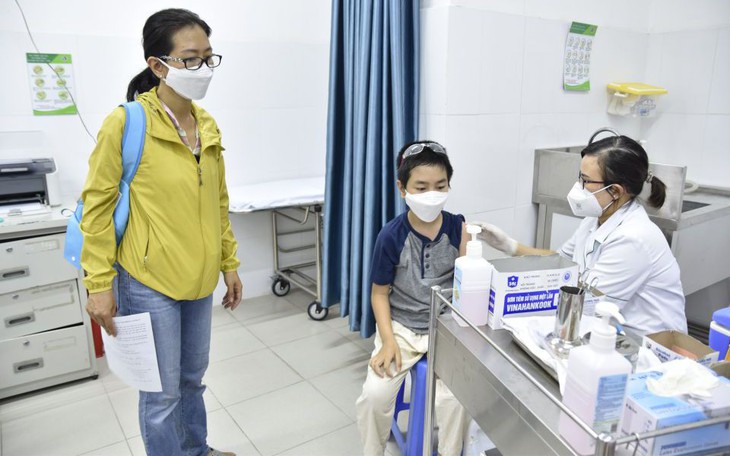 TP.HCM: Tháng 8 là tháng cao điểm tiêm vaccine phòng COVID-19 cho trẻ em