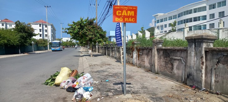 Khi vứt rác thải bừa bãi là bị phạt… - Ảnh 3.