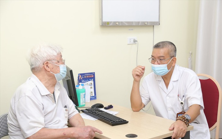 Chỉ đi 200m đã đau bắp chân "không chịu nổi", coi chừng bị tắc động mạch chi dưới