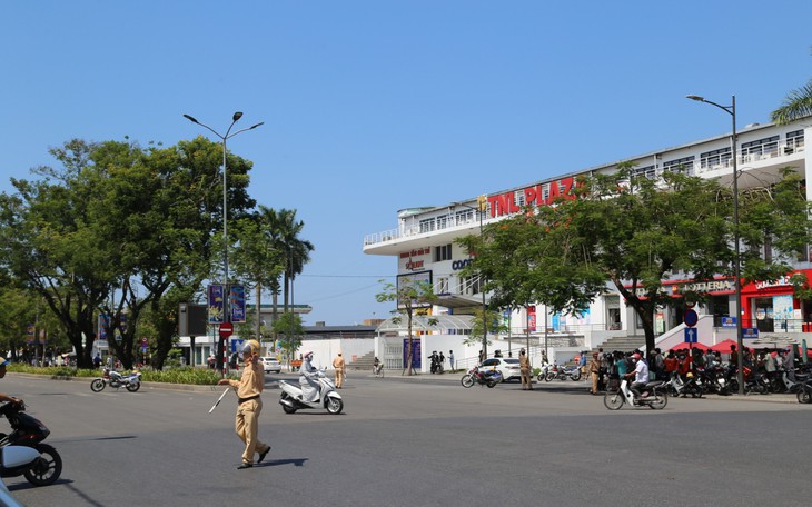 Kẻ dùng súng cướp tiệm vàng ở Huế đầu hàng