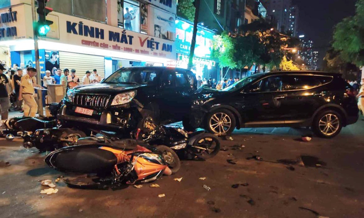 Vụ tai nạn giao thông ở Hà Đông: Có thể sẽ giám định tâm thần với người lái xe gây tai nạn - Ảnh 2. Vụ tai nạn giao thông ở Hà Đông: Có thể sẽ giám định tâm thần với người lái xe gây tai nạn - Ảnh 2.