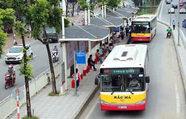 Hà Nội có phương án thay thế sau khi doanh nghiệp xin ngừng khai thác nhiều tuyến buýt - Ảnh 2. Hà Nội có phương án thay thế sau khi doanh nghiệp xin ngừng khai thác nhiều tuyến buýt - Ảnh 2.