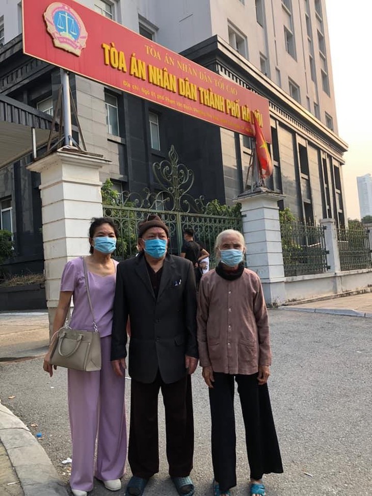 Bất ngờ hủy bỏ quyết định khởi tố vụ án liên quan vụ con dâu khai tử bố mẹ chồng - Ảnh 1. Bất ngờ hủy bỏ quyết định khởi tố vụ án liên quan vụ con dâu khai tử bố mẹ chồng - Ảnh 1.