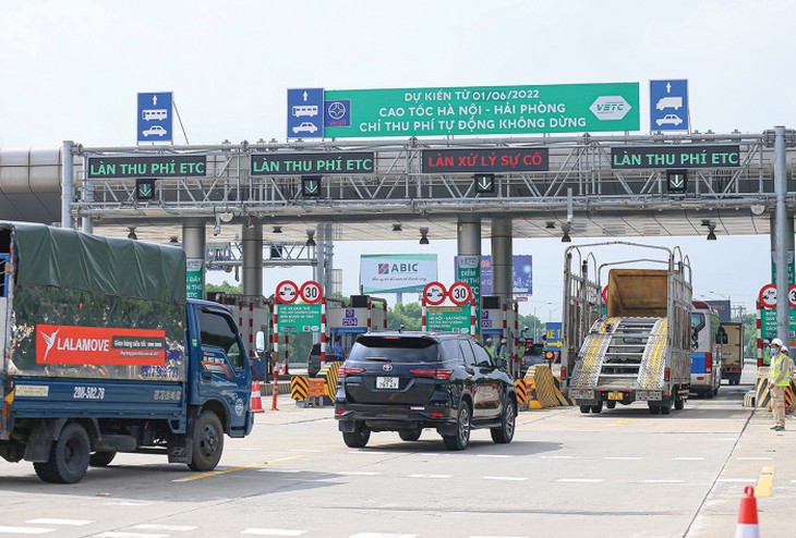 Tạm dừng thu phí đối với các trạm chậm triển khai hình thức không dừng - Ảnh 2.
