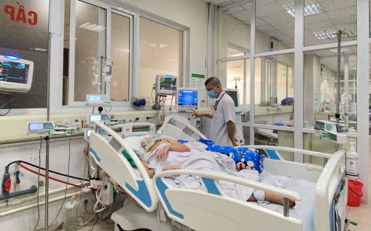 Viêm não tự miễn khiến nữ thanh niên co giật liên tục, thở máy ròng rã 2 tháng