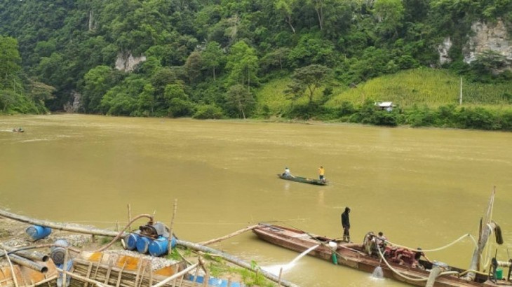 Tìm thấy thi thể nạn nhân cuối cùng vụ 4 người đang xúc cát bị lũ cuốn trôi - Ảnh 2.