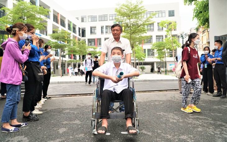 Thí sinh gãy 2 xương đùi, xương quai hàm trái trước kỳ thi tốt nghiệp THPT 