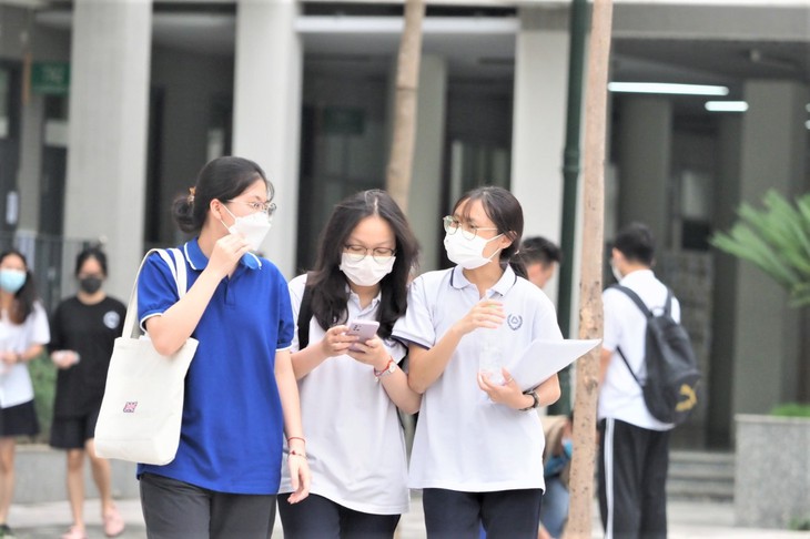 Bài thi Khoa học xã hội dễ, bài thi Khoa học tự nhiên làm khó thí sinh - Ảnh 2. Bài thi Khoa học xã hội dễ, bài thi Khoa học tự nhiên làm khó thí sinh - Ảnh 2.