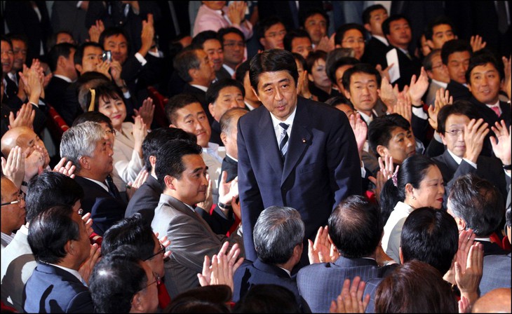 Cuộc đời và sự nghiệp cựu Thủ tướng Nhật Bản Shinzo Abe qua ảnh - Ảnh 11.