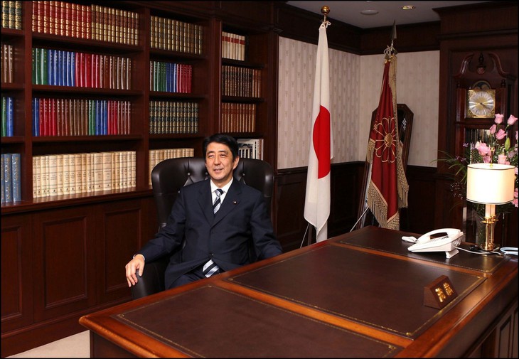 Cuộc đời và sự nghiệp cựu Thủ tướng Nhật Bản Shinzo Abe qua ảnh - Ảnh 12.