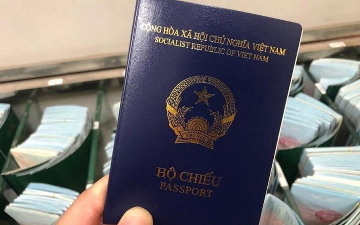Đại sứ quán Tây Ban Nha ngừng tiếp nhận đơn xin thị thực Schengen đối với mẫu hộ chiếu mới
