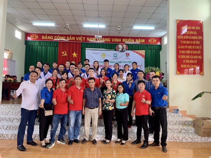 Trà Vinh: Khám bệnh, phát thuốc, tặng quà cho hơn 400 người dân nghèo - Ảnh 5.
