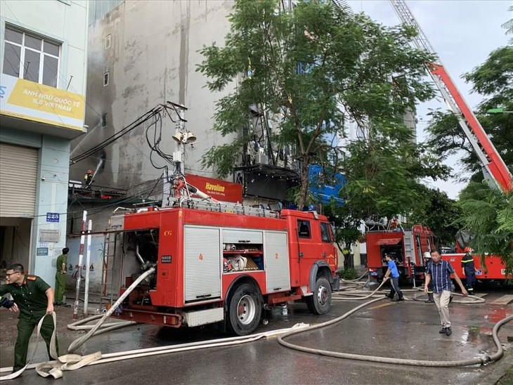 Cháy quán karaoke ở Hà Nội: 3 chiến sĩ công an hi sinh khi làm nhiệm vụ - Ảnh 3. Cháy quán karaoke ở Hà Nội: 3 chiến sĩ công an hi sinh khi làm nhiệm vụ - Ảnh 3.