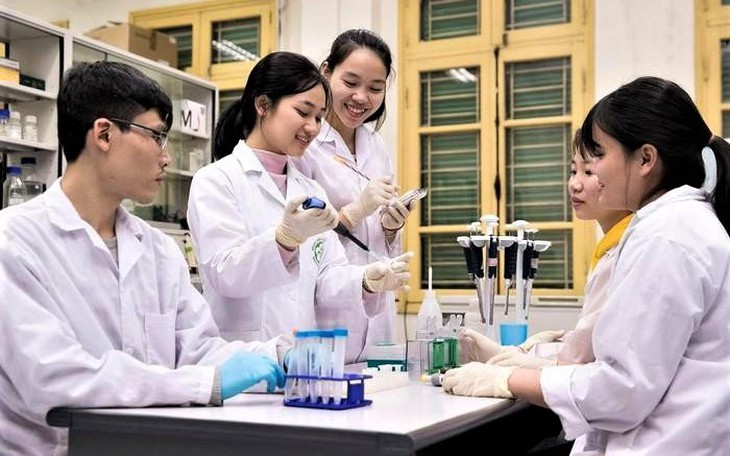 Khối ngành Y - Dược vẫn có sức hút lớn, điểm sàn xét tuyển bằng điểm thi tốt nghiệp THPT cao
