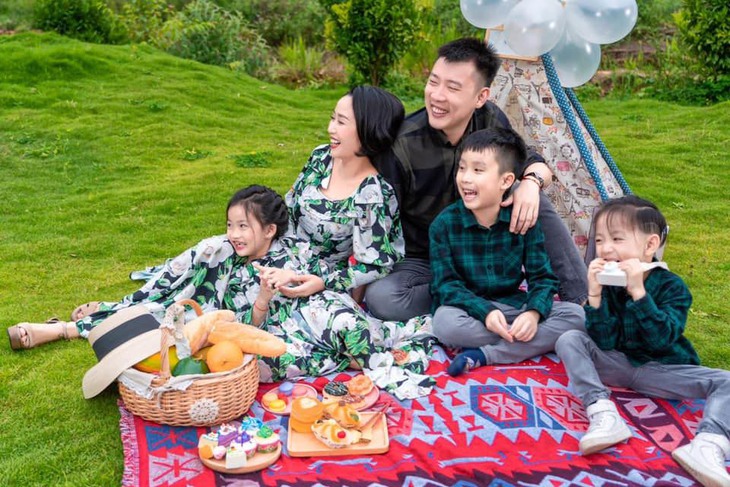 3 con của MC Ốc Thanh Vân được bố mẹ đầu tư học trường quốc tế với chí phí "khủng" - Ảnh 6.