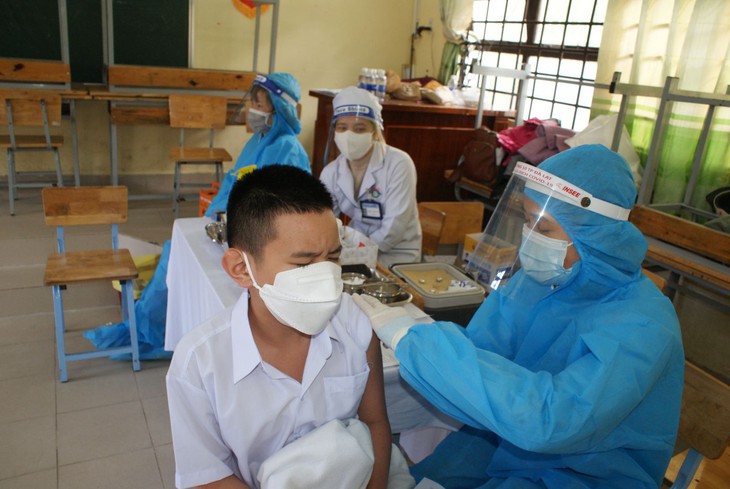 Tăng tốc tiêm vaccine phòng COVID-19 kể cả thứ 7, chủ nhật - Ảnh 1. Tăng tốc tiêm vaccine phòng COVID-19 kể cả thứ 7, chủ nhật - Ảnh 1.