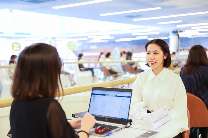Thị trường lao động Bình Thuận khởi sắc, nhiều cơ hội việc làm cho người dân - Ảnh 1. Thị trường lao động Bình Thuận khởi sắc, nhiều cơ hội việc làm cho người dân - Ảnh 1.