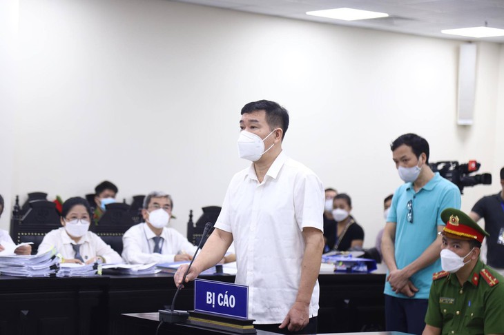 Cựu đại tá Phùng Anh Lê kiến nghị thay đổi kiểm sát viên - Ảnh 2.