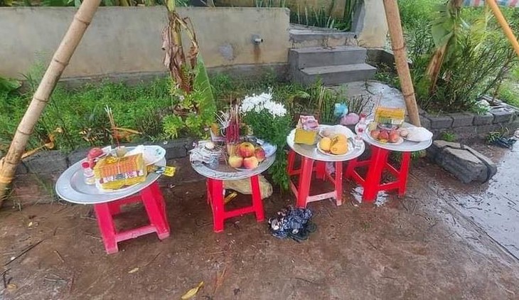 Nỗ lực tìm kiếm các nạn nhân mất tích vụ mẹ nhảy sông cứu con, cháu bất thành trên sông Đào - Ảnh 2. Nỗ lực tìm kiếm các nạn nhân mất tích vụ mẹ nhảy sông cứu con, cháu bất thành trên sông Đào - Ảnh 2.