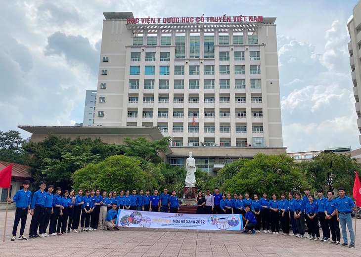 Học viện Y Dược học cổ truyền Việt Nam tổ chức khám chữa bệnh và cấp thuốc miễn phí cho bà con vùng sâu vùng xa tỉnh Bắc Kạn - Ảnh 1.