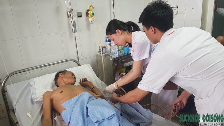 Vượt núi, băng rừng cứu bệnh nhân Lào anh em - Ảnh 3.