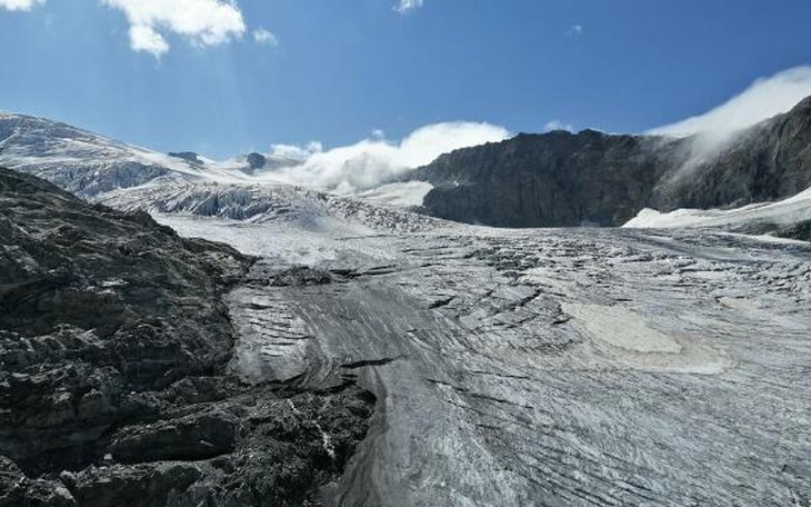 photo-1660276064422