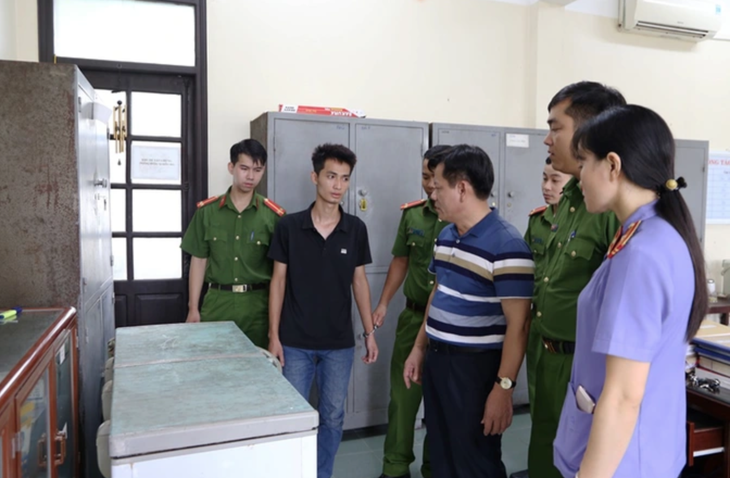 Lời khai của đối tượng siết cổ rồi nhốt bé trai 3 tuổi vào tủ cấp đông - Ảnh 2. Lời khai của đối tượng siết cổ rồi nhốt bé trai 3 tuổi vào tủ cấp đông - Ảnh 2.