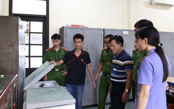 Khởi tố kẻ nhốt bé trai 3 tuổi vào tủ đông