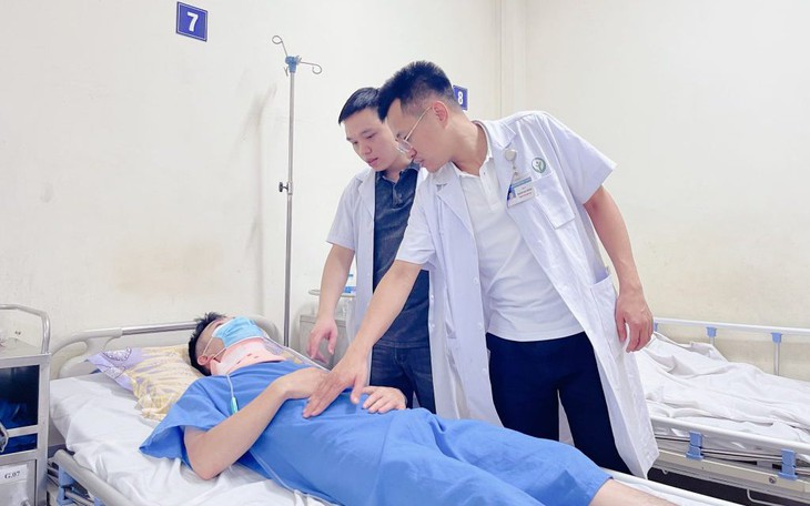 Say rượu vẫn lái xe, nam thanh niên vỡ tinh hoàn, chấn thương cột sống cổ 