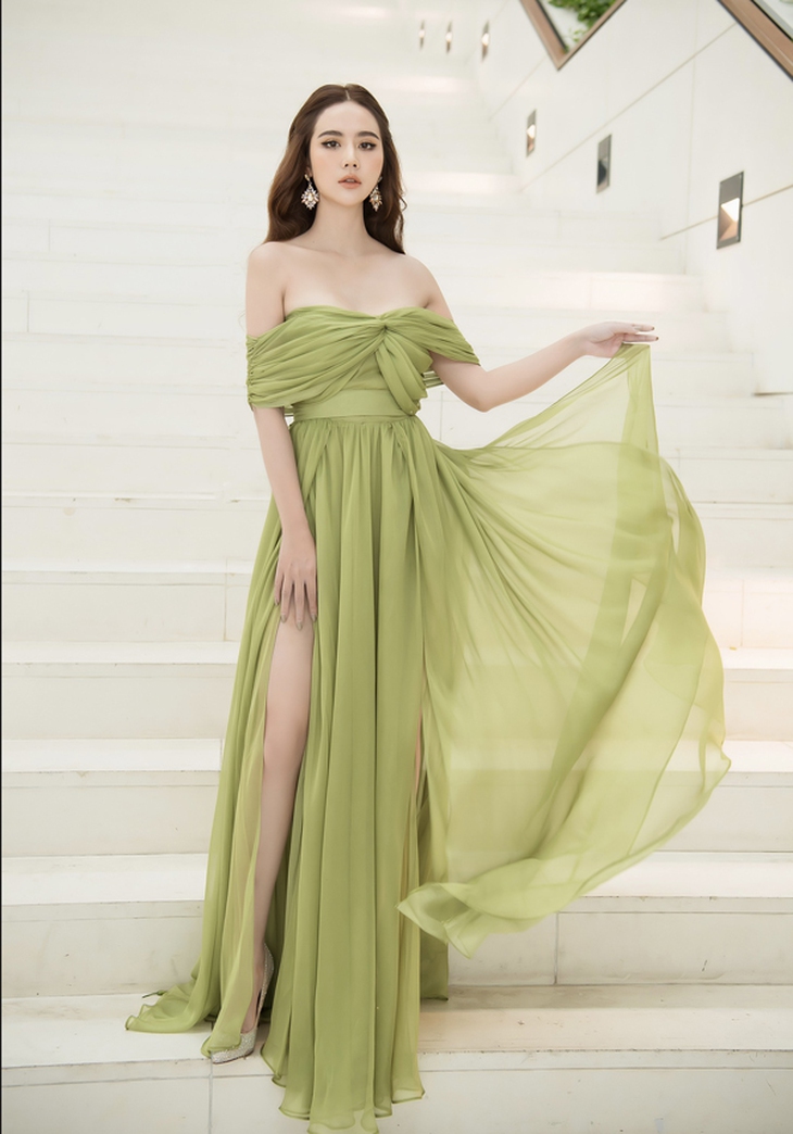 Phan Minh Huyền khoe sắc vóc gợi cảm ngọt lịm, body chuẩn như 'Nữ thần' - Ảnh 3. Phan Minh Huyền khoe sắc vóc gợi cảm ngọt lịm, body chuẩn như 'Nữ thần' - Ảnh 3.